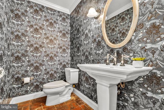 615 OLD KINGS HWY, Downingtown, PA 19335