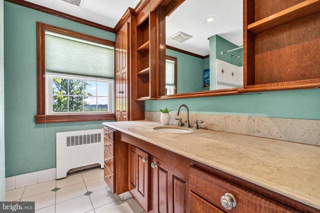 615 OLD KINGS HWY, Downingtown, PA 19335
