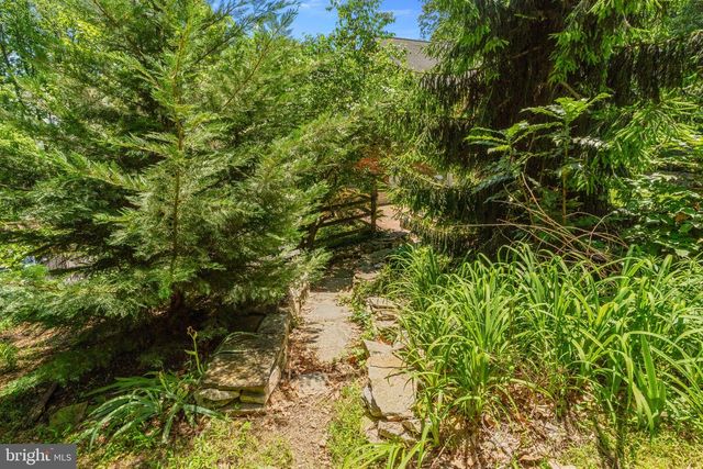 615 OLD KINGS HWY, Downingtown, PA 19335