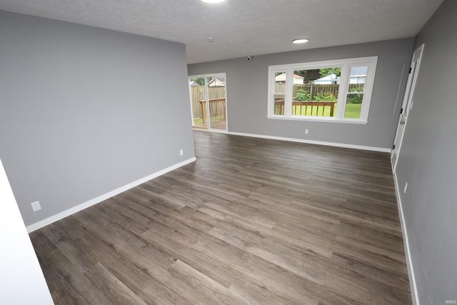 187 St Clair Avenue, Elkhart, IN 46516