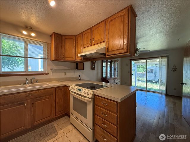 1415 E 55th Street, Tacoma, WA 98404