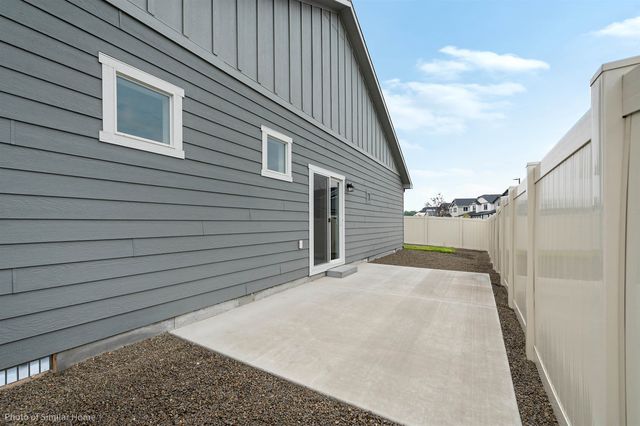 312 N Viewmont Ct, Greenacres, WA 99016