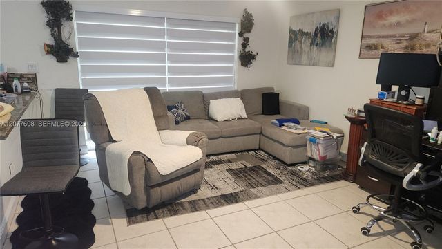 1055 NW 187th Avenue, Pembroke Pines, FL 33029