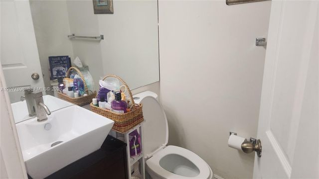 1055 NW 187th Avenue, Pembroke Pines, FL 33029
