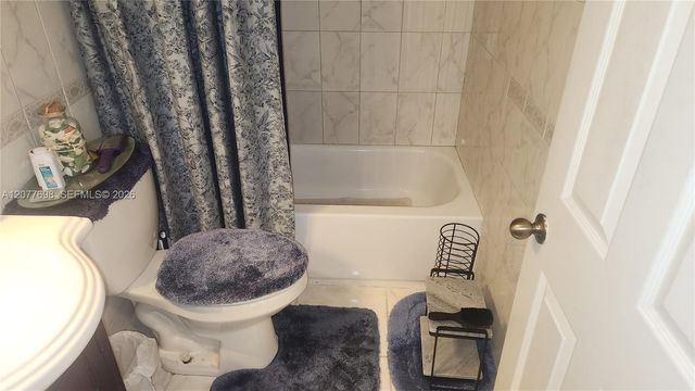 1055 NW 187th Avenue, Pembroke Pines, FL 33029