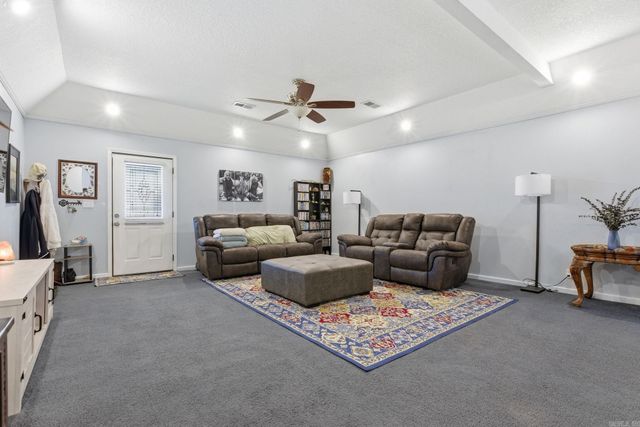 106 Lecroy Road, Hot Springs, AR 71901