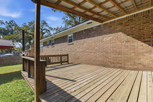 106 Lecroy Road, Hot Springs, AR 71901