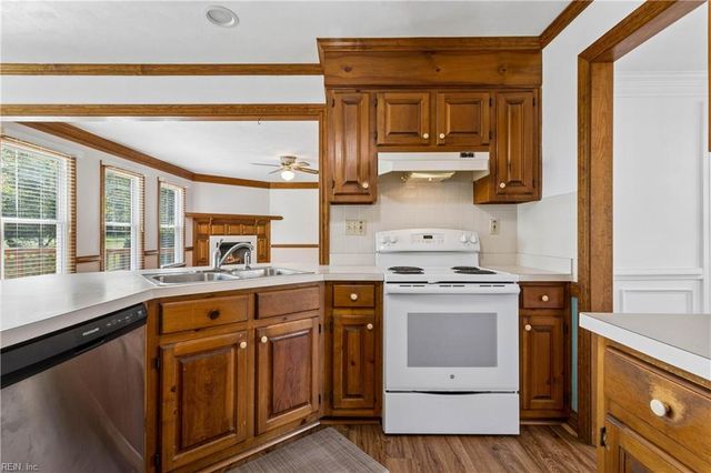 423 Las Gaviotas BLVD, Chesapeake, VA 23322