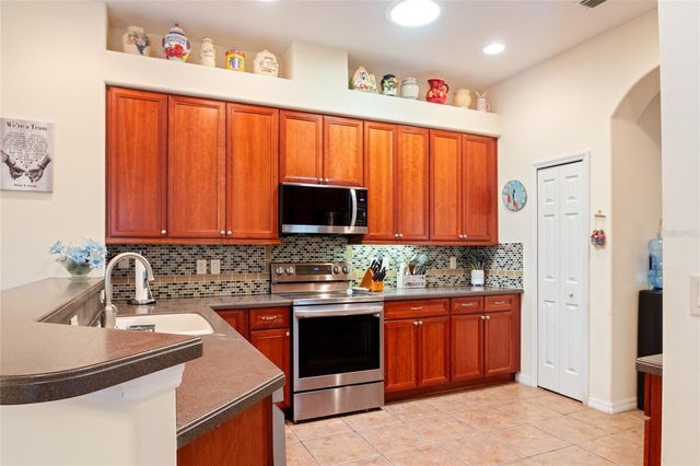 27601 COUNTRY STONE COURT, Leesburg, FL 34748