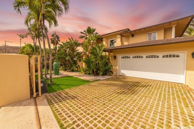 235 Portlock Road, Honolulu, HI 96825