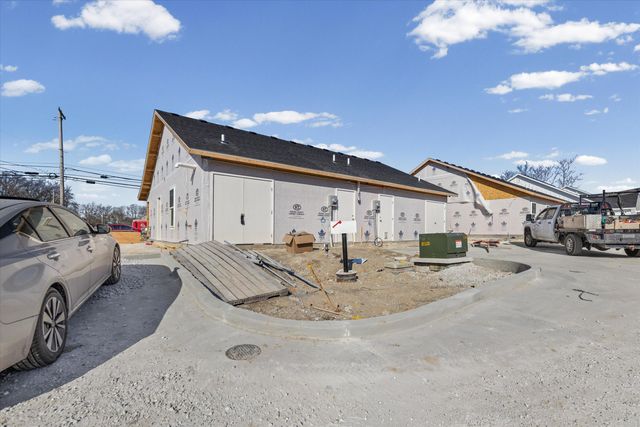 600 N PROVIDENCE RD 100, Columbia, MO 65201