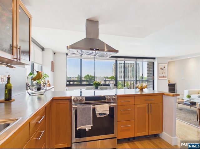 770 Anderson Avenue 402, Cliffside Park, NJ 07010