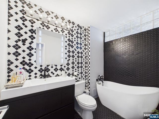 770 Anderson Avenue 402, Cliffside Park, NJ 07010