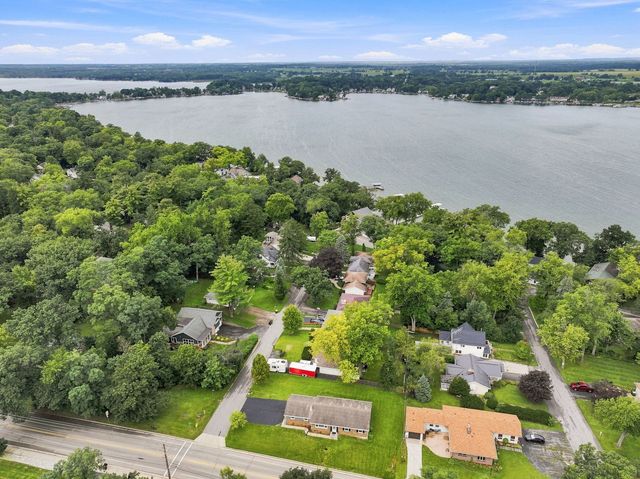 544 Sunset Vale, Twin Lakes, WI 53181