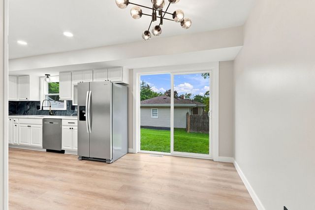 544 Sunset Vale, Twin Lakes, WI 53181