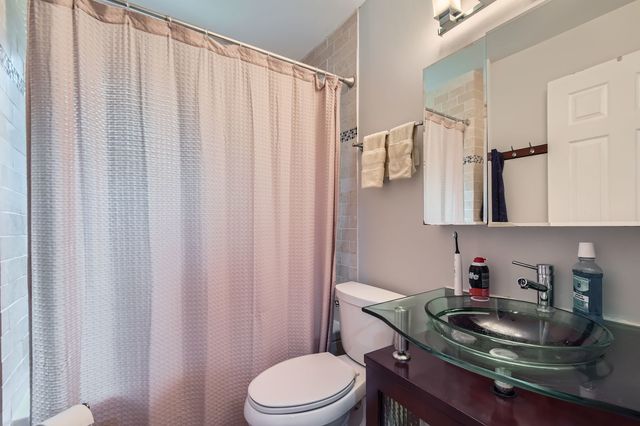 4949 N Wolcott Avenue 1A, Chicago, IL 60640