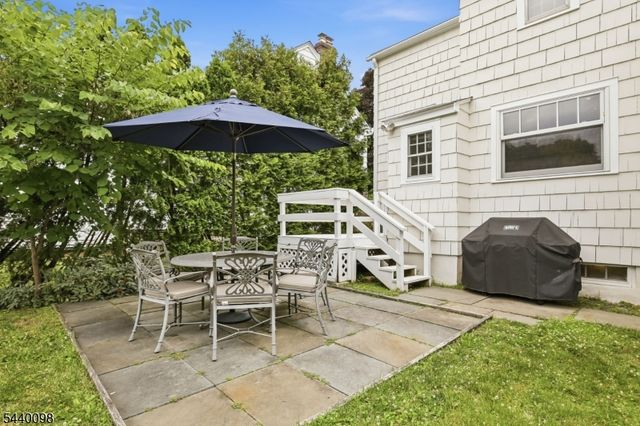 31 Knollwood Ave, Madison Boro, NJ 07940