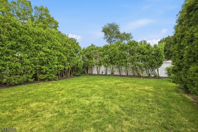 31 Knollwood Ave, Madison Boro, NJ 07940