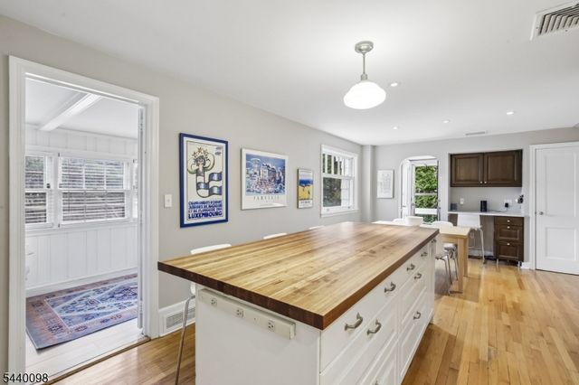 31 Knollwood Ave, Madison Boro, NJ 07940