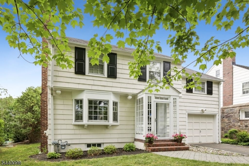 31 Knollwood Ave, Madison Boro, NJ 07940