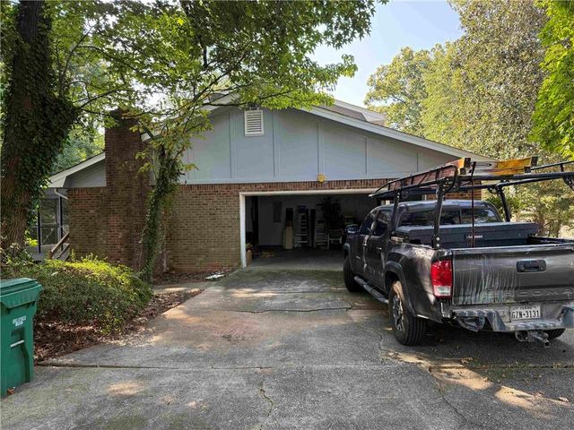 406 OHERN Court, Stone Mountain, GA 30088