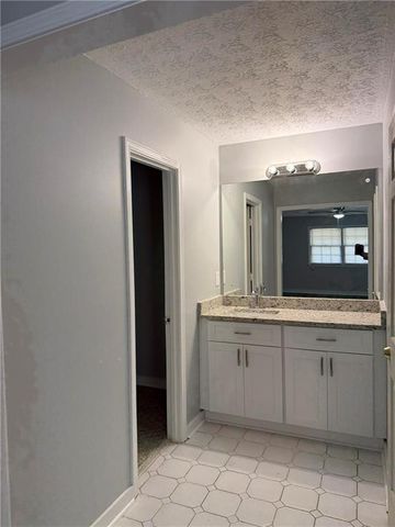 406 OHERN Court, Stone Mountain, GA 30088
