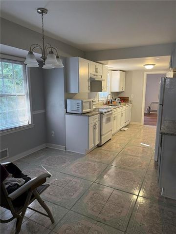 406 OHERN Court, Stone Mountain, GA 30088