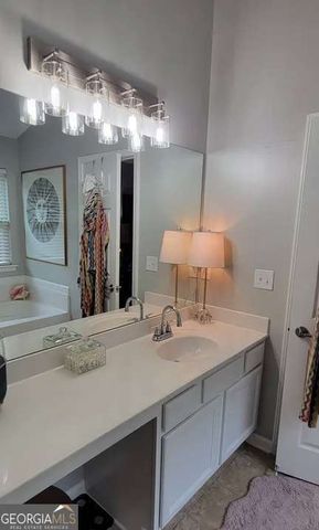 9517 Lakeview Road, Union City, GA 30291
