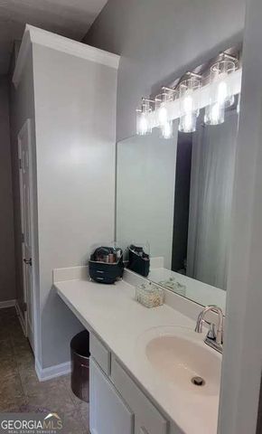 9517 Lakeview Road, Union City, GA 30291