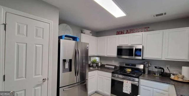 9517 Lakeview Road, Union City, GA 30291