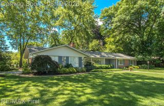 19415 Riverside Drive, Beverly Hills, MI 48025