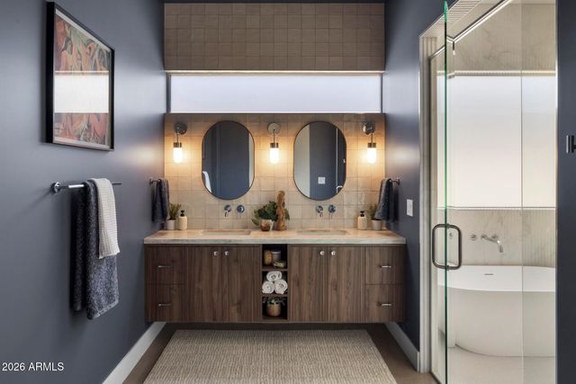 115 E GRISWOLD Road, Phoenix, AZ 85020