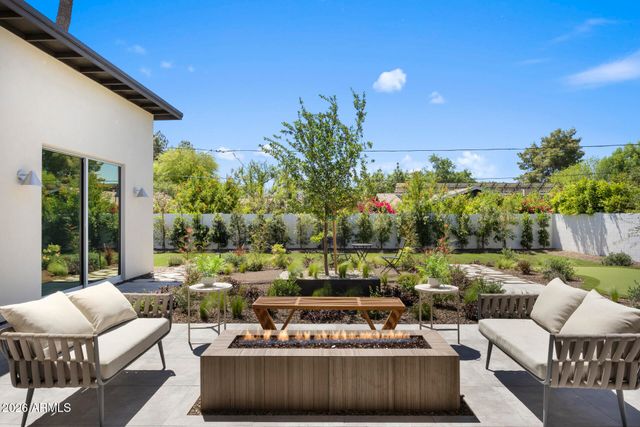 115 E GRISWOLD Road, Phoenix, AZ 85020