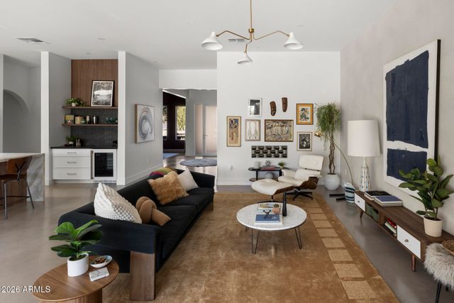 115 E GRISWOLD Road, Phoenix, AZ 85020