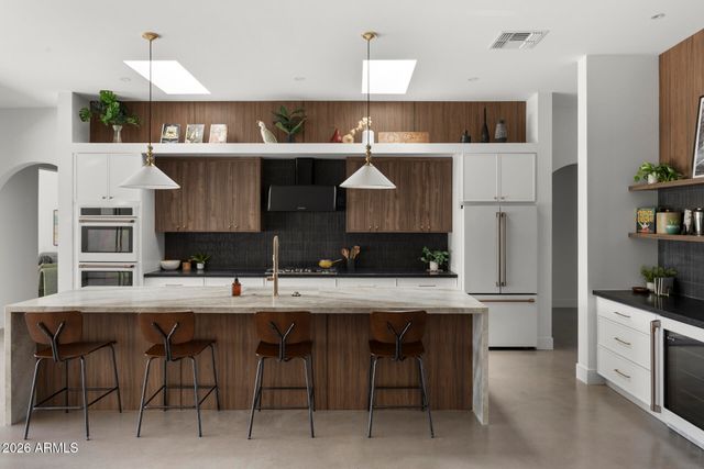 115 E GRISWOLD Road, Phoenix, AZ 85020