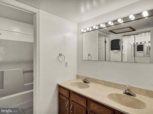 225-A N 14TH ST, Reading, PA 19604