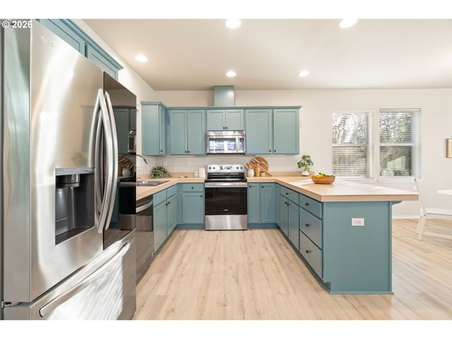 8062 Sw 33RD Pl, Portland, OR 97219