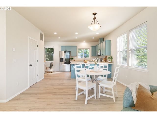 8062 Sw 33RD Pl, Portland, OR 97219