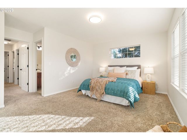 8062 Sw 33RD Pl, Portland, OR 97219