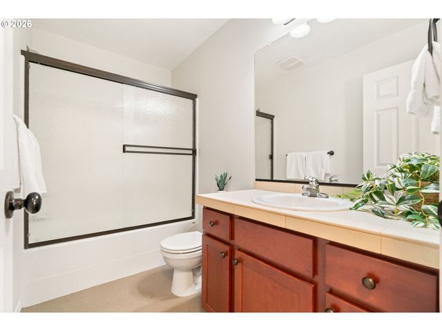 8062 Sw 33RD Pl, Portland, OR 97219