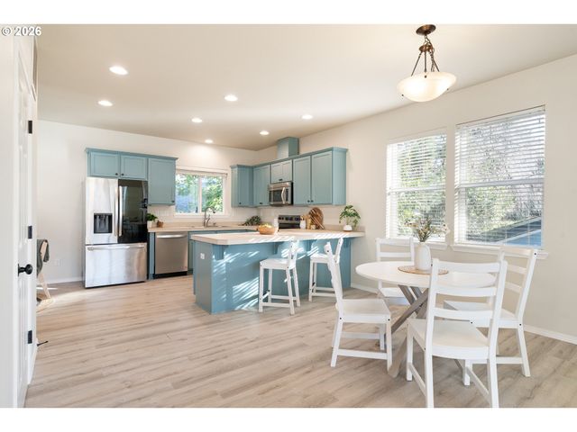 8062 Sw 33RD Pl, Portland, OR 97219