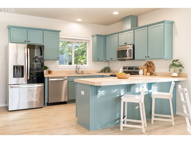 8062 Sw 33RD Pl, Portland, OR 97219