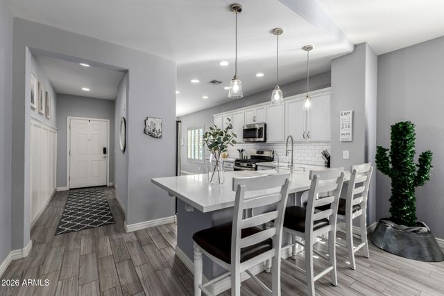 2445 E FLINTLOCK Drive, Gilbert, AZ 85298