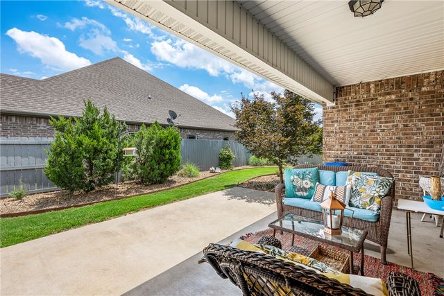 601 Bellmara Circle, Cave Springs, AR 72718