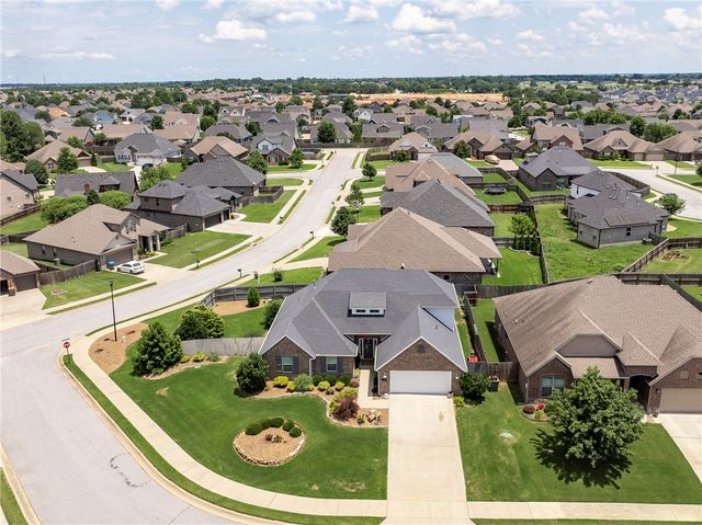 601 Bellmara Circle, Cave Springs, AR 72718