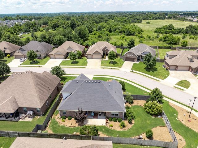 601 Bellmara Circle, Cave Springs, AR 72718