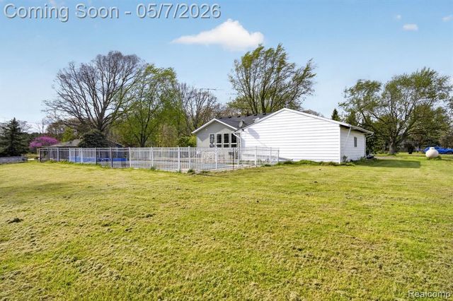 9252 E Brooks Road, Lennon, MI 48449