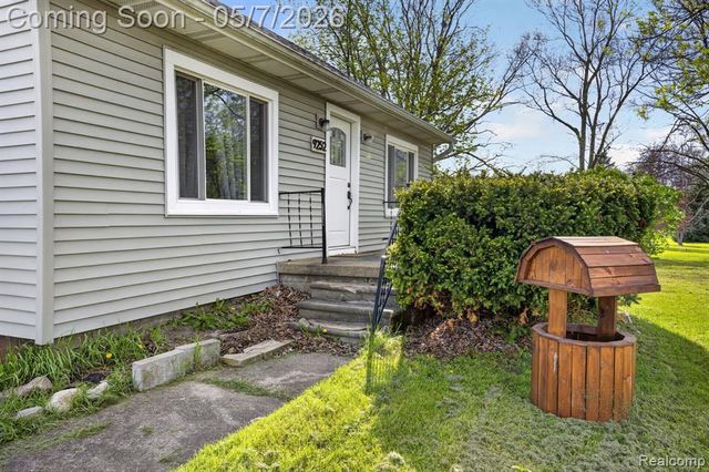 9252 E Brooks Road, Lennon, MI 48449