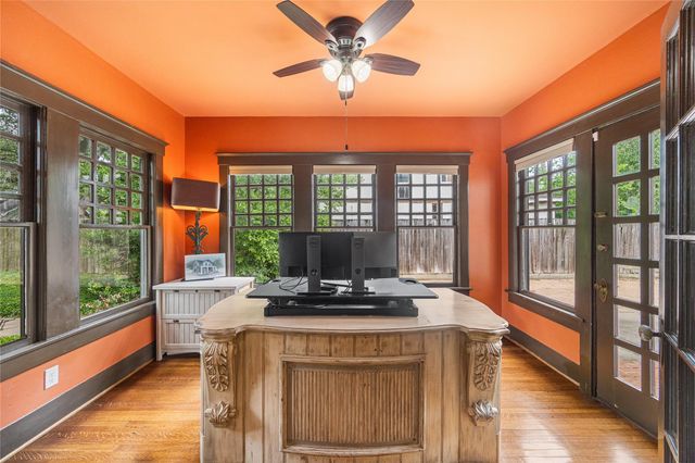 815 Hawthorne St, Houston, TX 77006