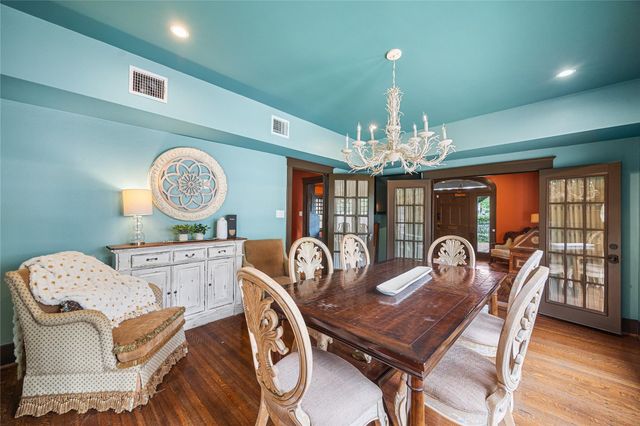 815 Hawthorne St, Houston, TX 77006